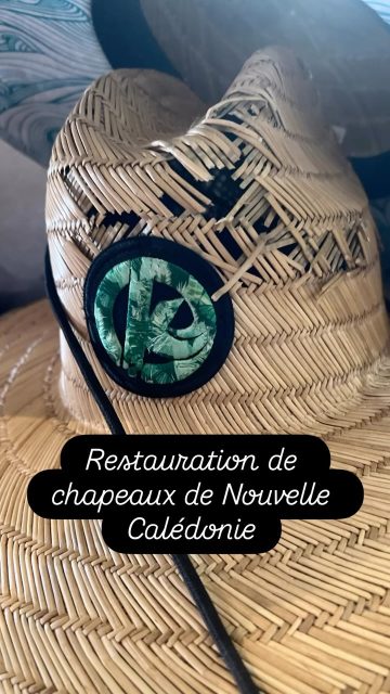 Comment offrir une deuxième vie à des chapeaux auxquels on est attaché?
Beaucoup de travail car la paille a été toute cassée.
Il a fallu tout d’abord consolider et refaire la forme, puis rhabiller la calotte et enfin ajouter une doublure.
Si vous avez des demandes particulières n’hésitez pas à venir rencontrer la modiste Galinette.
La chapellerie est ouverte tous les jours de 10h30 à 19h
13, place Gambetta 34120 Pézenas 
0467907000